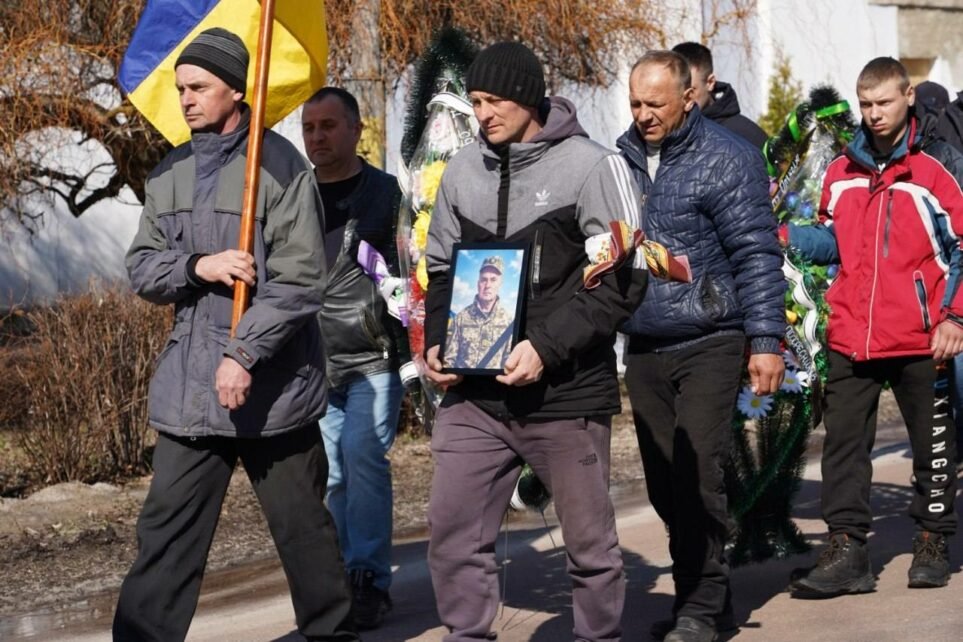 На Чернігівщині попрощалися із захисником, який загинув на Дніпропетровщині