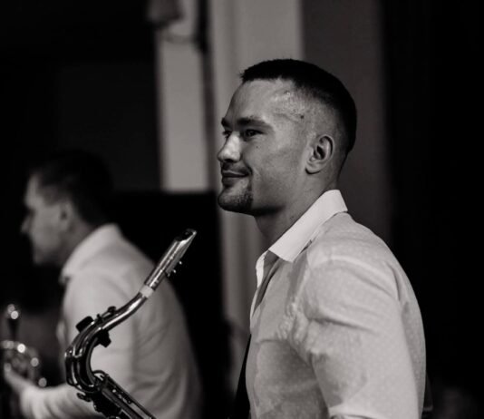 На фронті загинув саксофоніст і артист оркестру чернігівського Міського палацу культури Дмитро Гладіренко