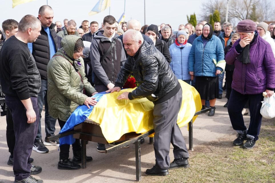 На Чернігівщині провели в останню путь прикордонника