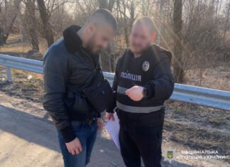 На Чернігівщині затримали двох серійних квартирних злодіїв (Фото)