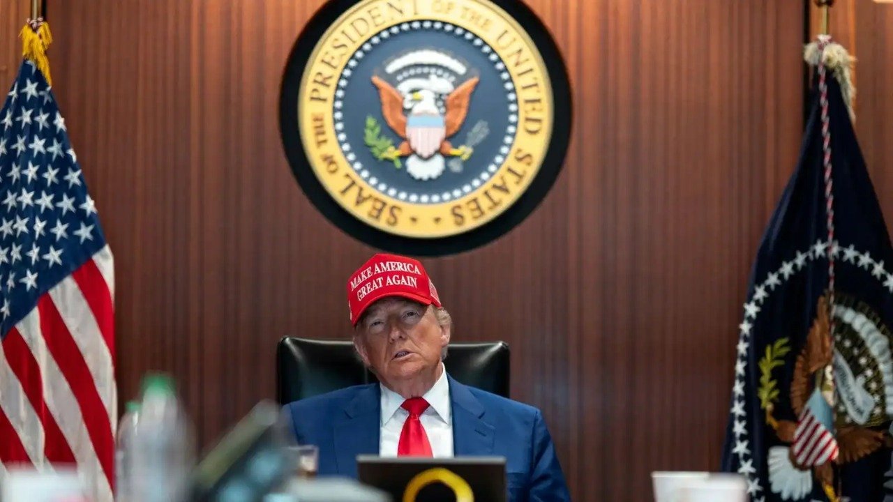 Администрация Трампа готовится к мирным переговорам с Ираном: СМИ узнали, чего будут требовать