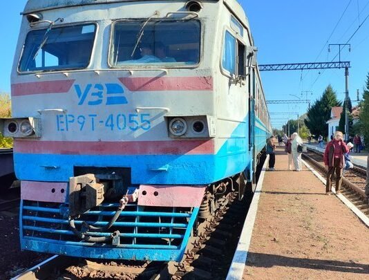 На Чернігівщині скасували частину приміських поїздів: в чому причина