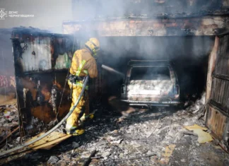 У Чернігові під час пожежі у двоповерховій будівлі загинув чоловік (Фото)