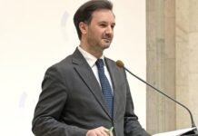 МИД Украины: Переговорный трек на паузе, но команды между собой общаются ежедневно