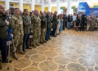 Кличко ко Дню добровольца вручил киевлянам-военным медали и рассказал, как Киев помогает ВСУ