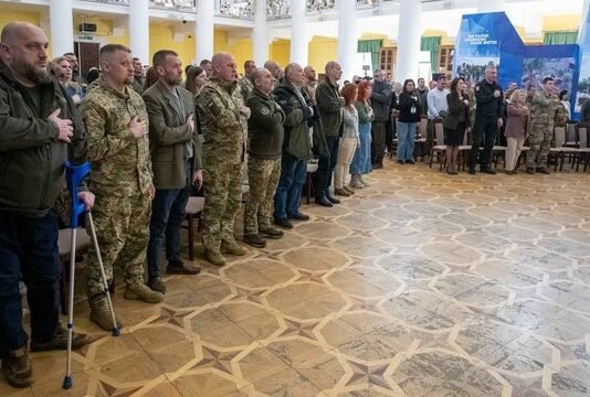 Кличко ко Дню добровольца вручил киевлянам-военным медали и рассказал, как Киев помогает ВСУ