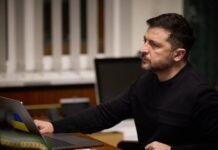 Большинство украинцев продолжают сохранять доверие к президенту – опрос