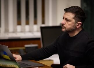 Большинство украинцев продолжают сохранять доверие к президенту – опрос