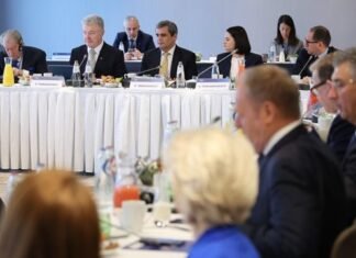 Порошенко призвал лидеров ЕС сосредоточить внимание на войне России против Украины