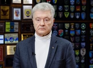 Порошенко о парламентском кризисе: Депутаты устроили «итальянскую забастовку», пора создать коалицию национального единства