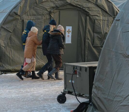 Графики отключений на 5 марта: кому повезет быть со светом целый день