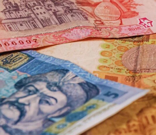 В Україні з 2 березня низка паперових купюр виходить з обігу: що відомо