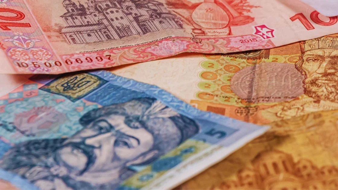 В Україні з 2 березня низка паперових купюр виходить з обігу: що відомо
