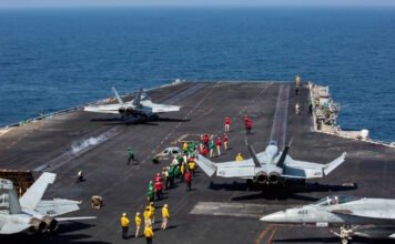 Дым над Персидским заливом: Иран атаковал танкеры и нефтяную платформу (фото)