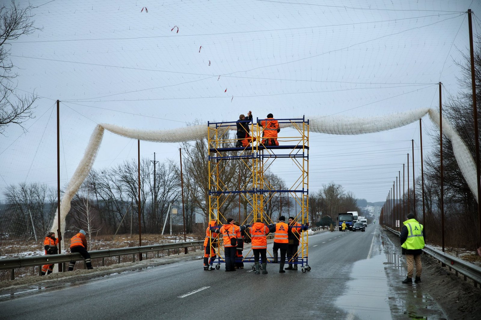 Около 600 км: в Украине определились с дорогами, которым нужна защита от российских дронов