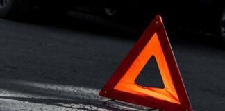 На Чернігівщині зіткнулися ВАЗ і Hyundai: обох водіїв госпіталізували