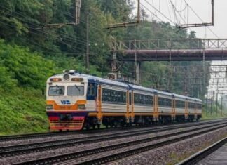 На Чернігівщині затримуються поїзди через відсутність напруги в контактній мережі