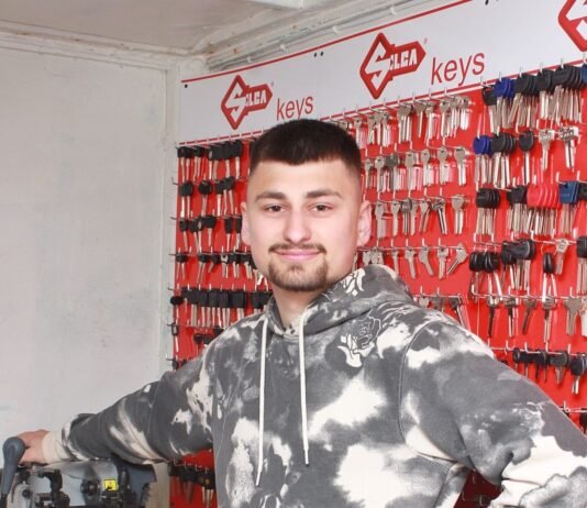 21-річний студент із Чернігівщини запустив власну майстерню з виготовлення ключів
