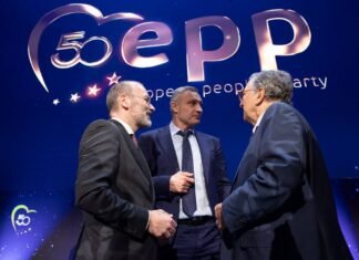 Кличко в Брюсселе на саммите ЕНП призвал европейских политиков продолжать закупку оружия для Украины