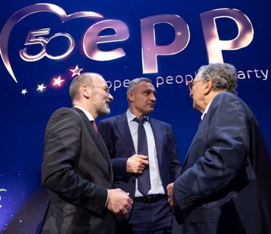 Кличко в Брюсселе на саммите ЕНП призвал европейских политиков продолжать закупку оружия для Украины