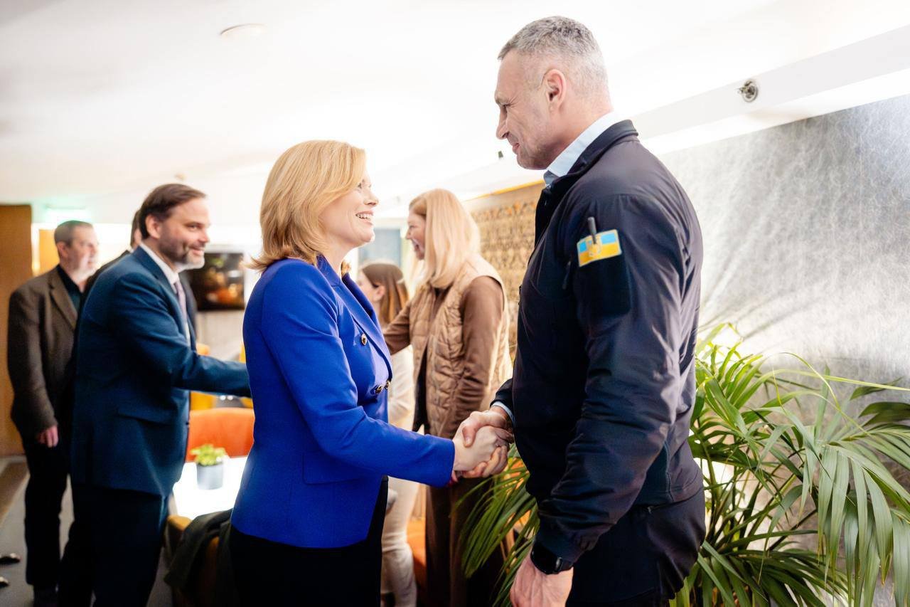 Кличко на встрече с президентом Бундестага поблагодарил Германию за энергетическую помощь Киеву и за ракеты для ПВО