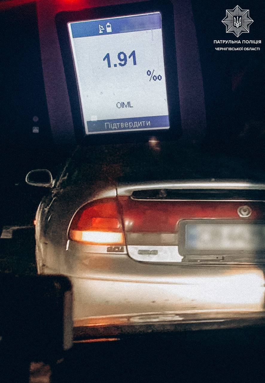 У Чернігові під час комендантської години поліцейські зупинили п‘яного водія