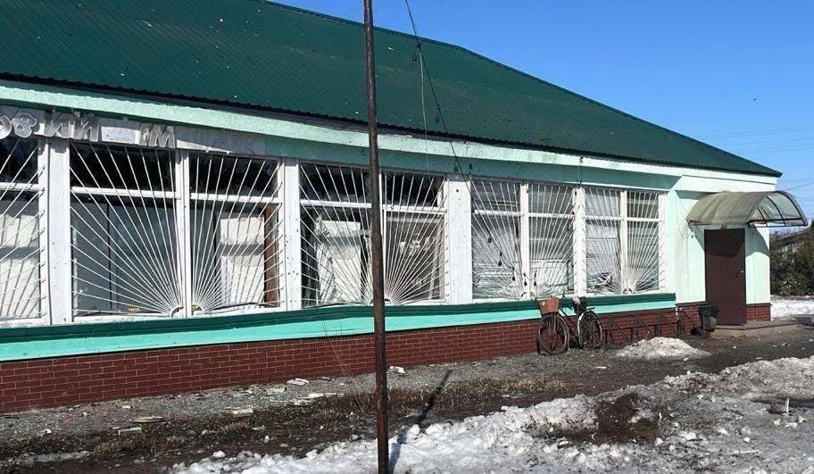 Російській «Молнії» атакували житлові райони Семенівки на Чернігівщині: четверо постраждалих