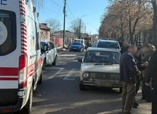 У Ніжині на Чернігівщині автомобіль збив двох хлопчиків на «зебрі»: дітей госпіталізували