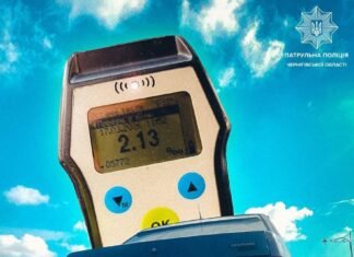 На автомобільному мосту через Десну у Чернігові евакуювали авто: що сталося