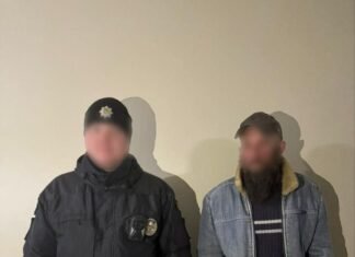 Вдарив знайомого ножем у живіт та порізав ноги: на Чернігівщині п‘янка на березі річки закінчилося сваркою