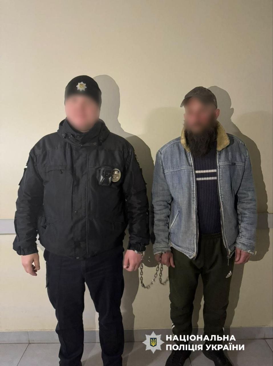 Вдарив знайомого ножем у живіт та порізав ноги: на Чернігівщині п‘янка на березі річки закінчилося сваркою