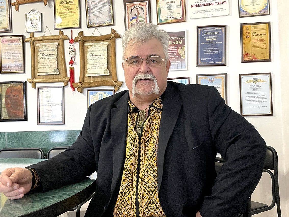 Президент присвоїв орден «За заслуги» ІІІ ступеня гендиректору та художньому керівнику Ніжинського драмтеатру