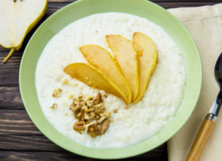 Суботній рецепт: вівсянка з карамелізованою грушею