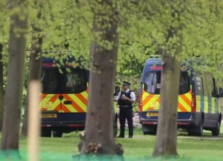 Угроза теракта в Лондоне: полиция закрыла сады у дворца принца Уильяма (видео)