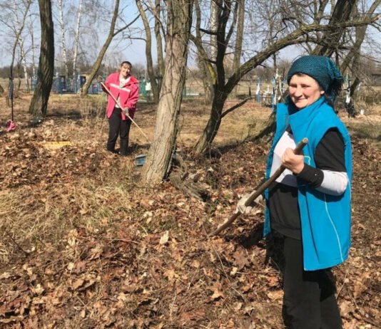 Хочеться, щоб у нашому селі все було гарно: Кучинівка чепуриться до Великодня (Фото)