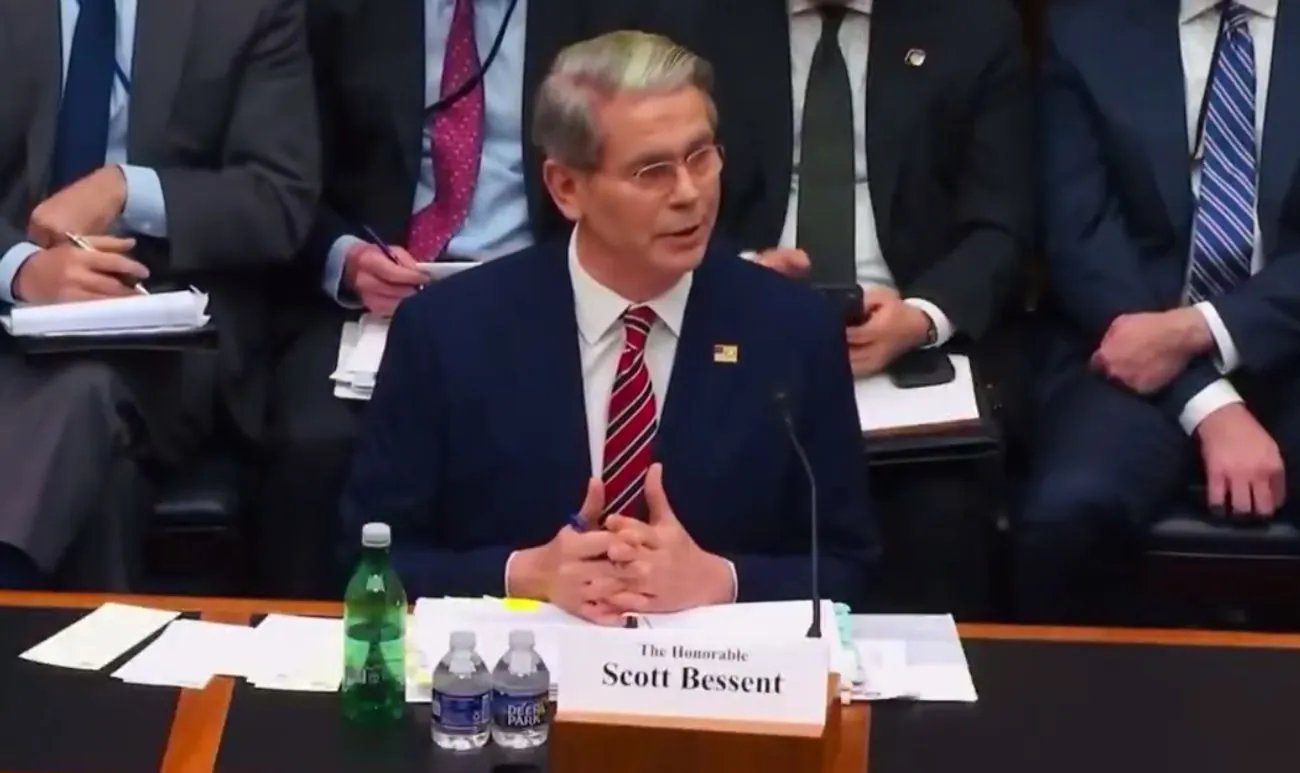 США не продовжуватимуть скасування санкцій щодо російської нафти — Бессент