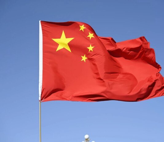 Китай вимагає від ЄС виключити його компанії з санкцій проти росії