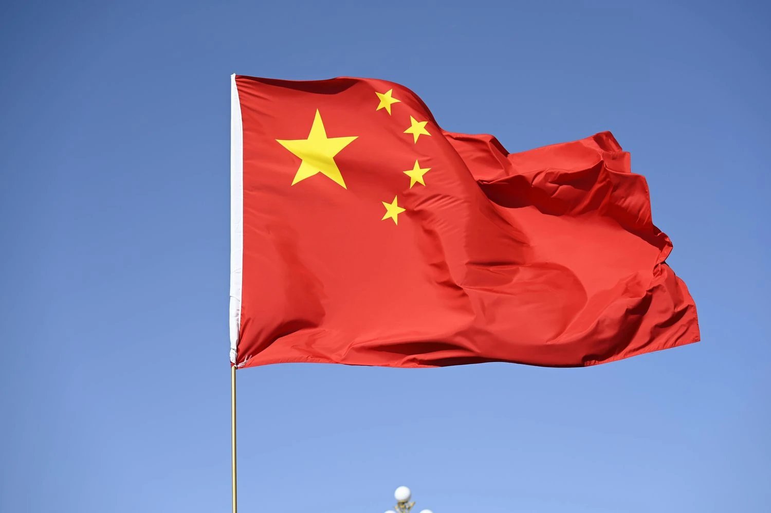 Китай вимагає від ЄС виключити його компанії з санкцій проти росії