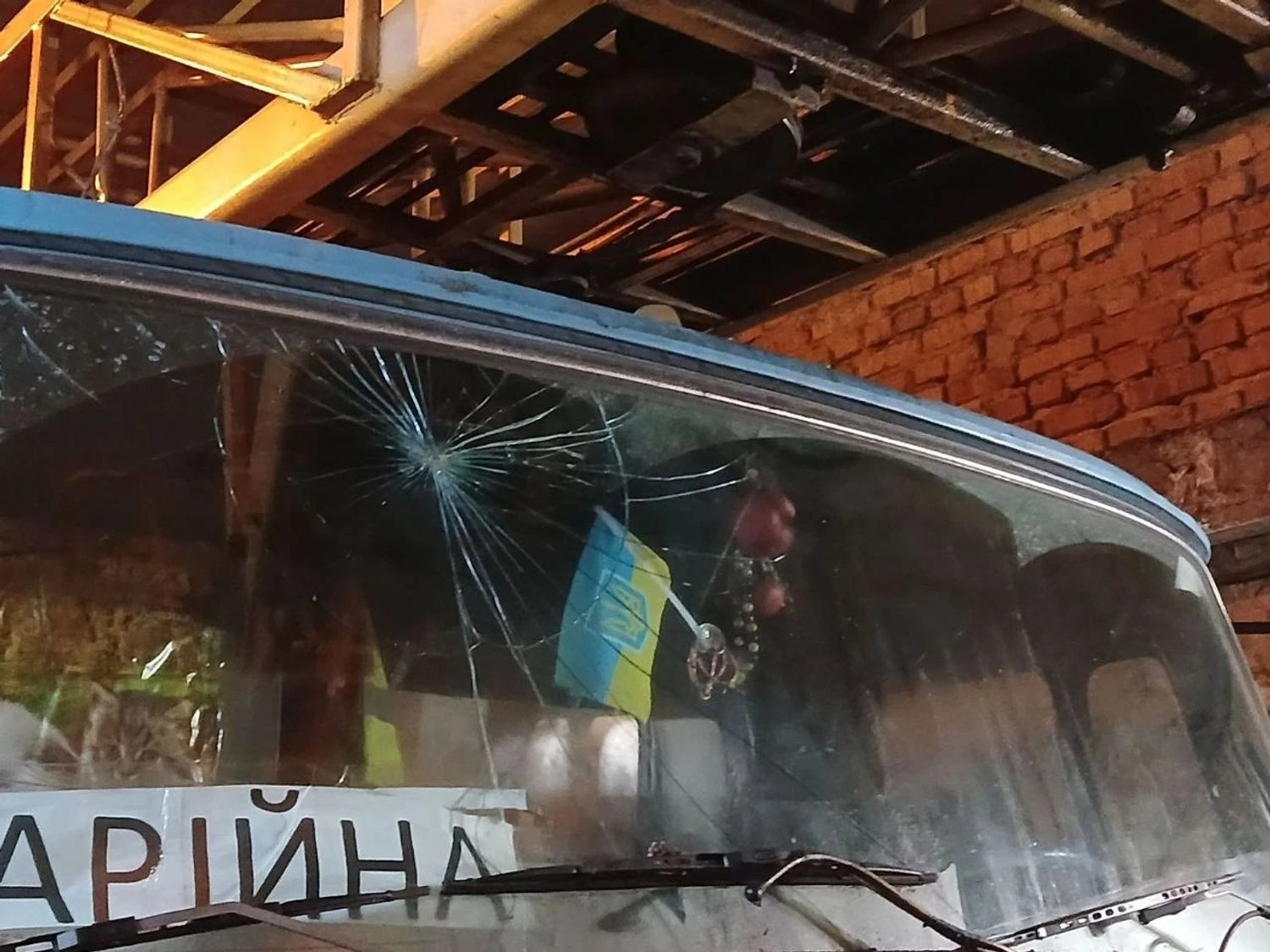 Ворожий безпілотник атакував бригаду Запоріжжяобленерго під час ліквідації наслідків попереднього удару