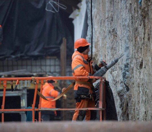 Через будівництво метро на Виноградар у столиці продовжили перекриття руху