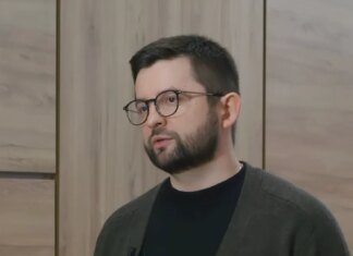 Від критики до тиску: як скандальний лікар Русаков намагається вплинути на суд у справі про смерть Аднана Ківана