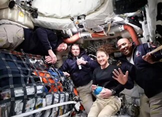 Екіпаж Artemis II поділився деталями місії та враженнями від польоту навколо Місяця