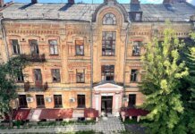 Прокуратура через суд вимагає відновити пам’ятку архітектури на Ярославовому Валу 1897 року в Києві