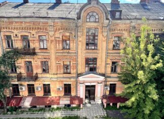 Прокуратура через суд вимагає відновити пам’ятку архітектури на Ярославовому Валу 1897 року в Києві