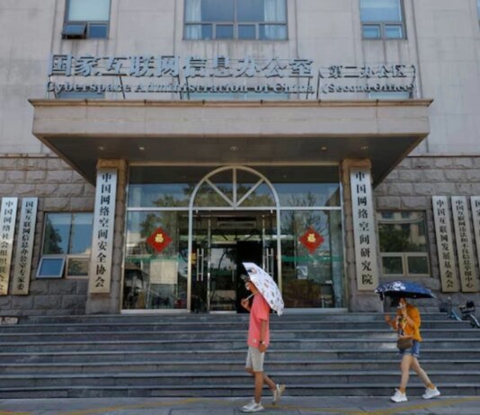 Китай хоче зобов’язати маркувати цифрових людей і заборонити їм "стосунки" з дітьми