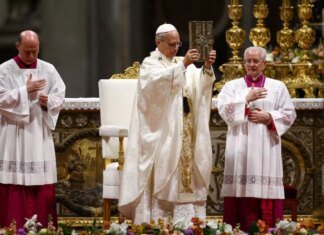 Папа Лев на Великдень закликав світ не звикати до війни та працювати заради миру