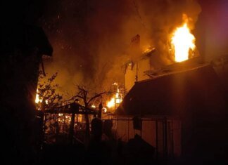 В Одеській області влучання БПЛА у багатоповерхівку, під завалами можуть бути люди — ОВА