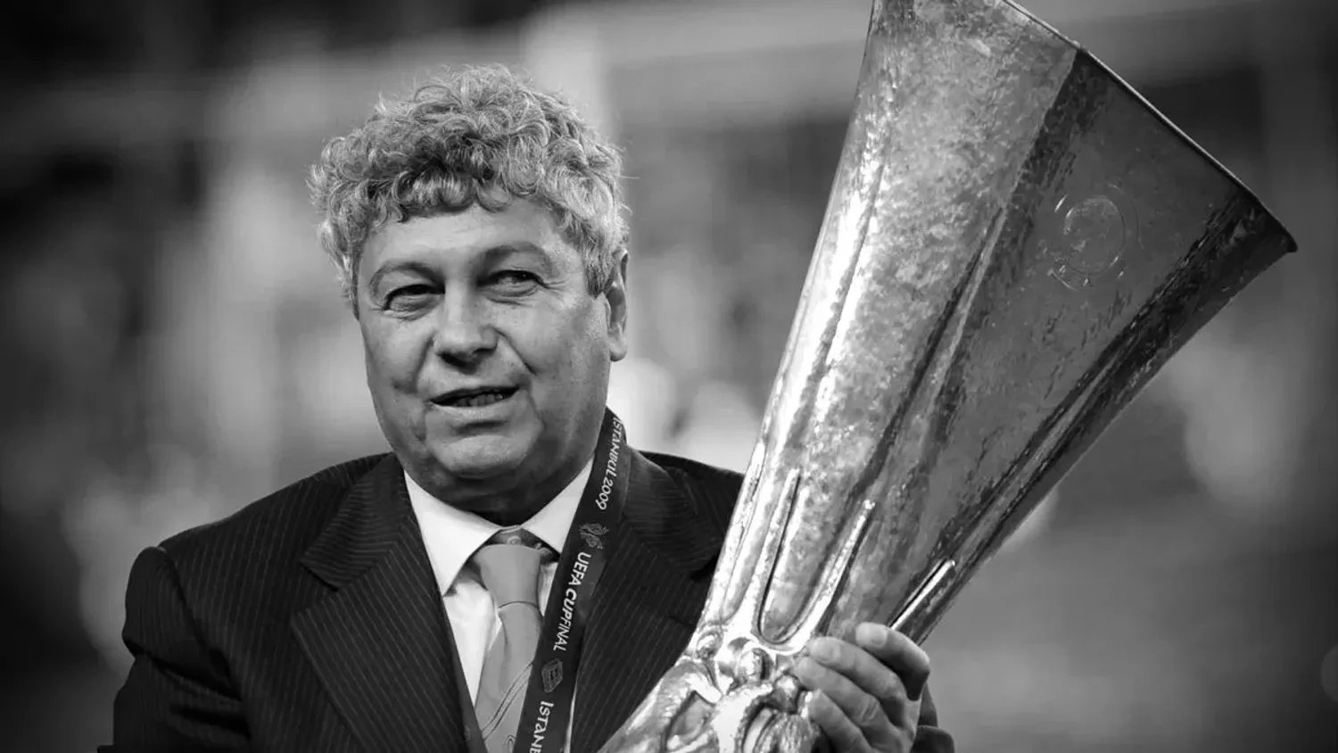 У Румунії розпочалася церемонія прощання з Мірчею Луческу