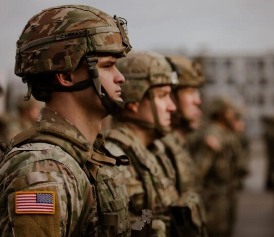 США запроваджують автоматичну реєстрацію чоловіків для призову до армії