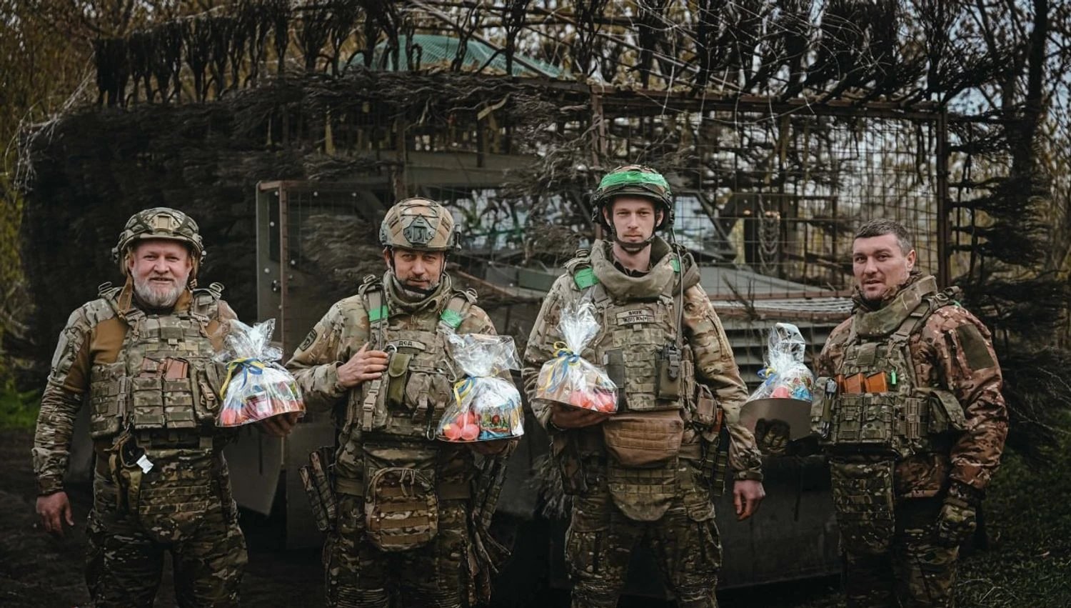 Великдень під вибухами — поліцейські показали, як зустрічають свято на службі